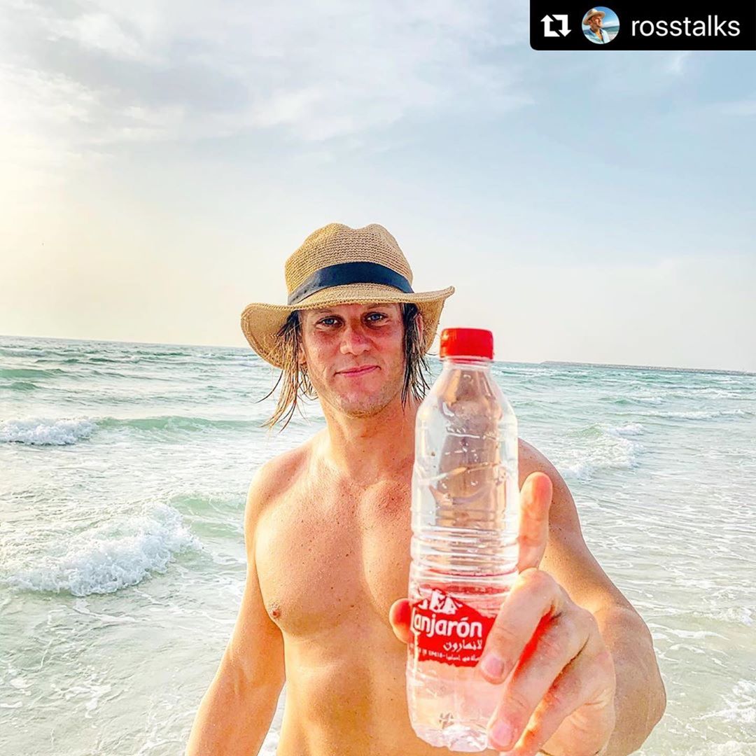 #Repost @rosstalks with @make_repost ・・・ What did one water bottle ask the other water bottle? . Water you doing today?