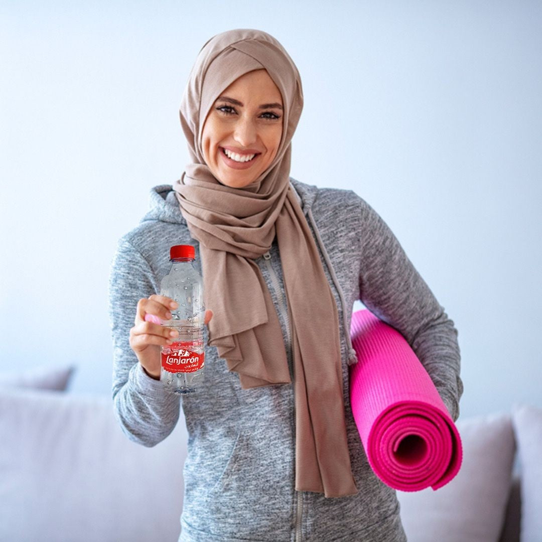 Start your day with some exercise and a refreshing bottle of Lanjarón 💧
