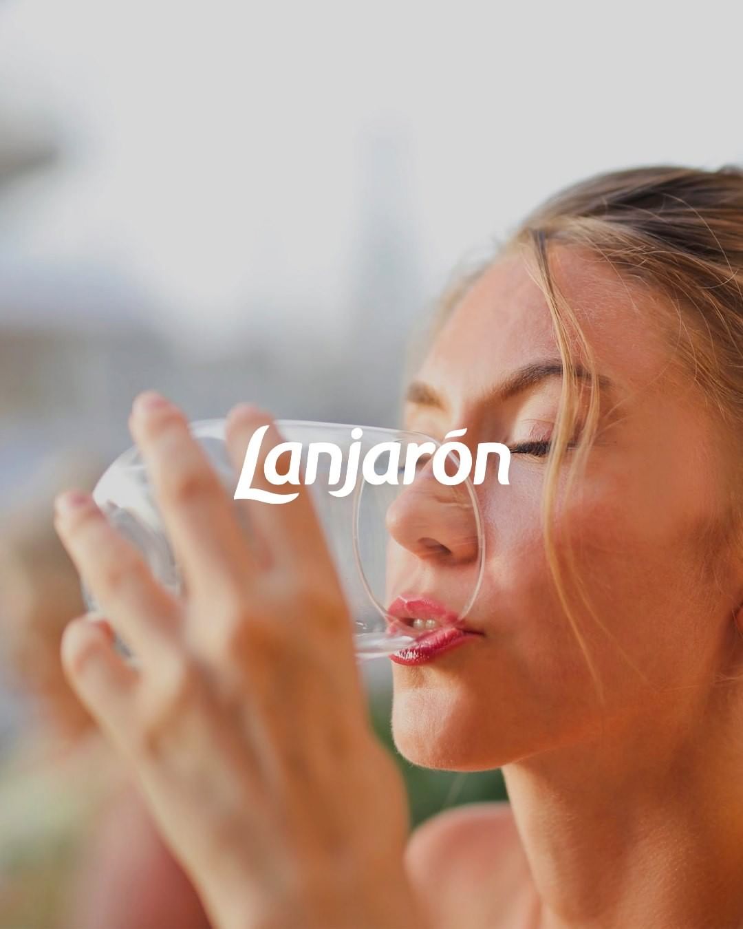 Very important to keep drinking water constantly throughout the day at these times.... Try Lanjarón natural mineral water and feel how smooth it wets your throat
